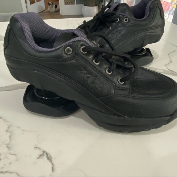 Z-Coil shoes woman’s size 6W - Picture 1 of 6